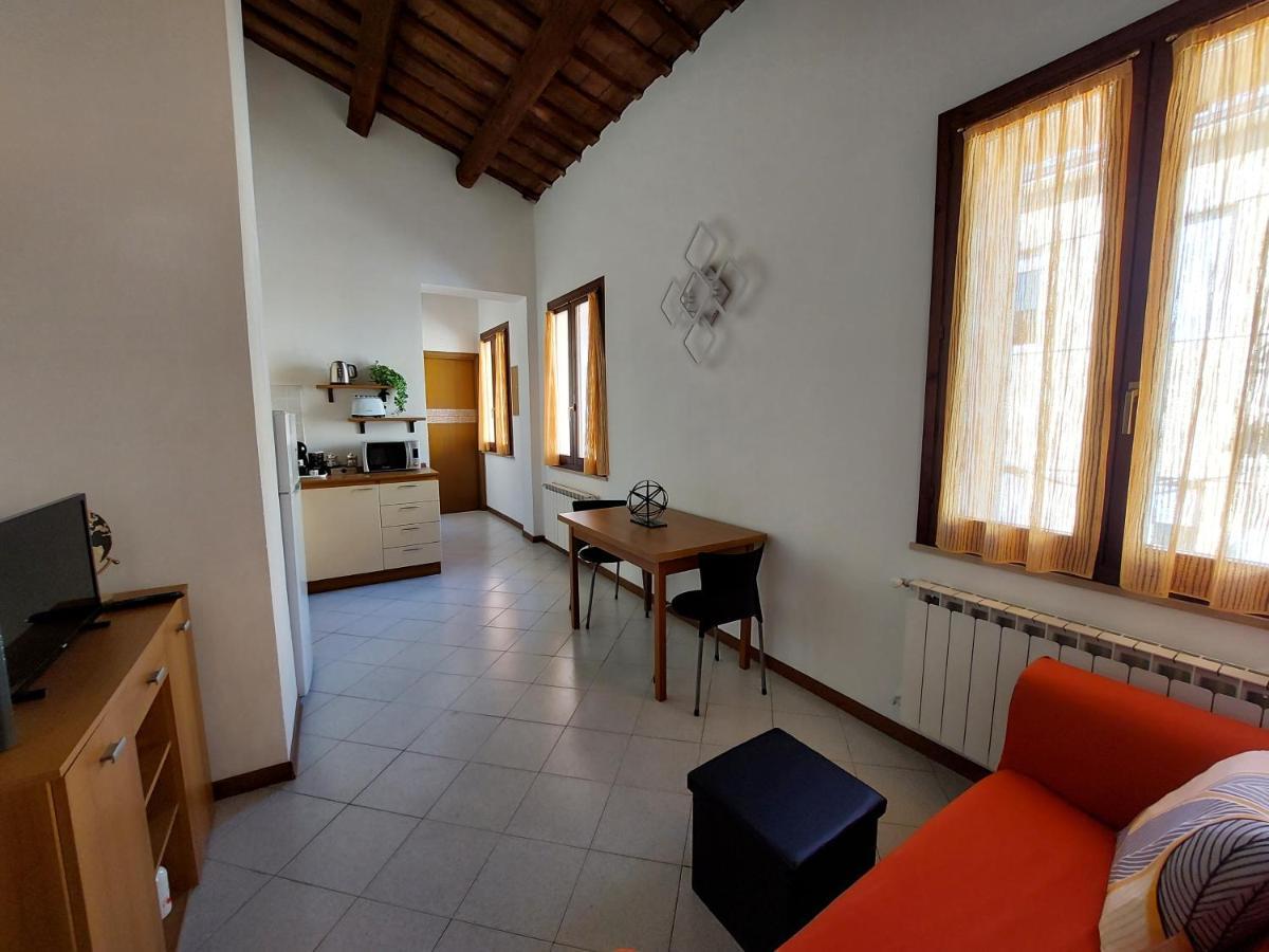 Appartamento In Centro Free Wi-Fi, Self Check-In Forlì Eksteriør bilde